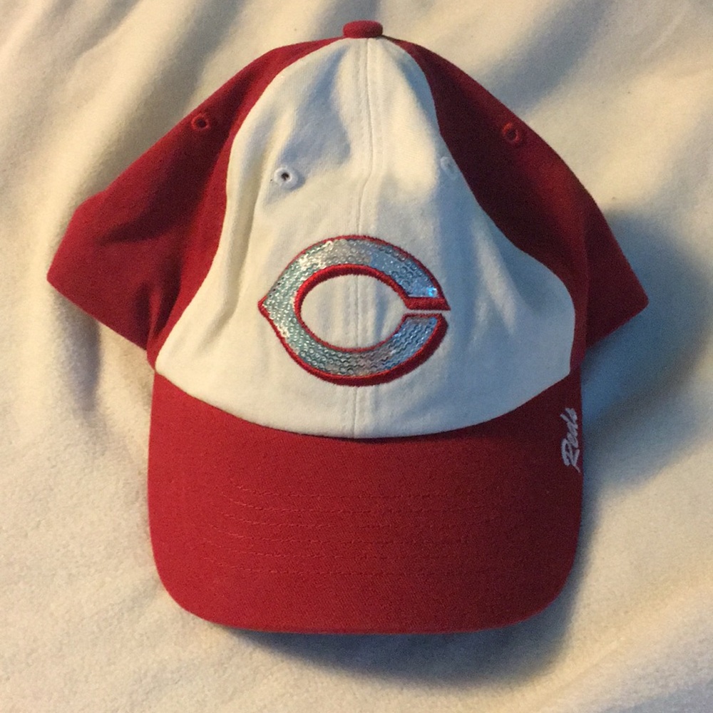 Adjustable women’s Red’s ball cap! Worn once!